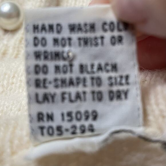 Carriage Court Vintage Sweater Cardigan Women Size Medium 10/12 Cream 80s - Picture 9 of 9